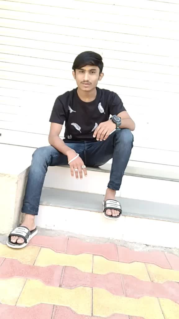 @BADBOI👅_《YASH》