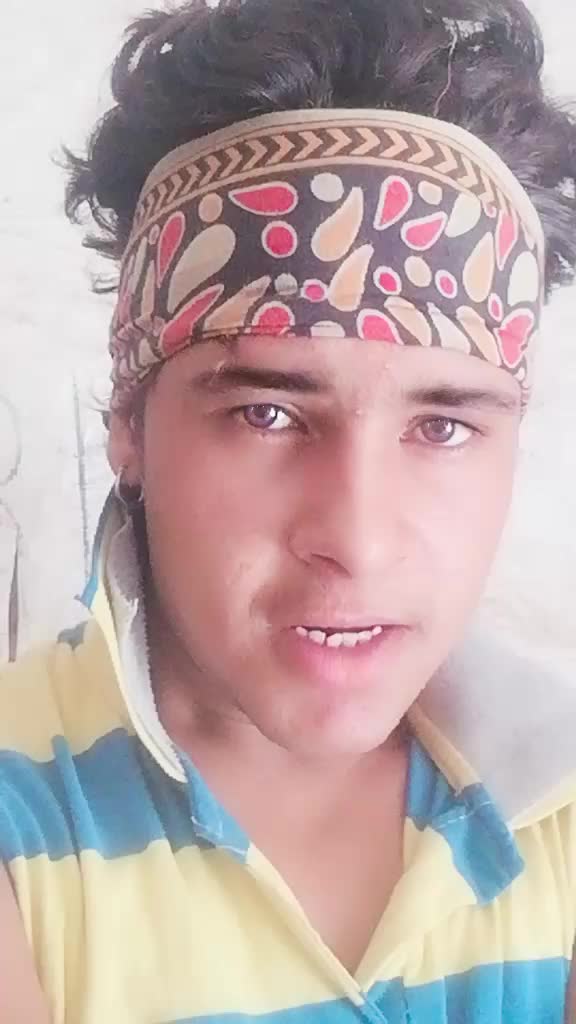 @Aap ka filam hero 😎