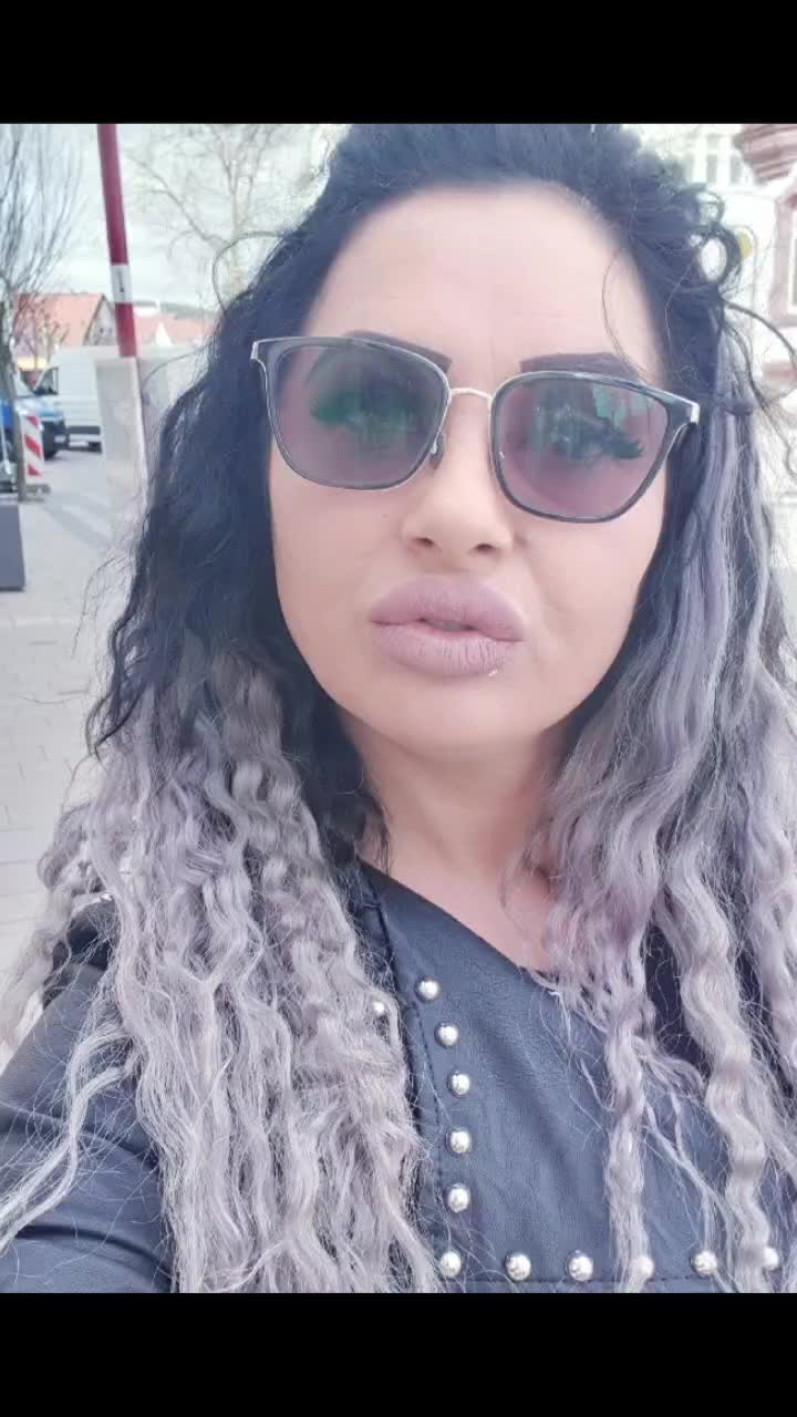 @Selena Elena