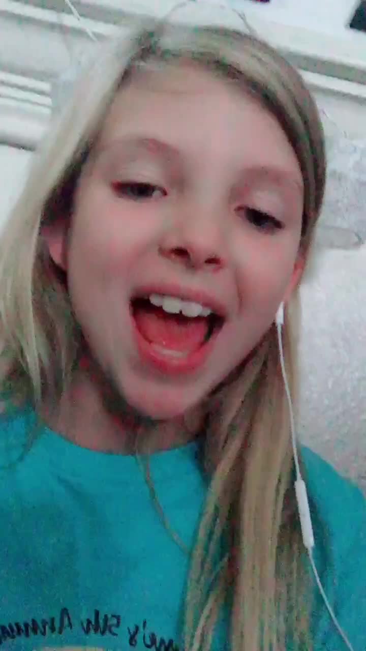 @Chloe Shelton