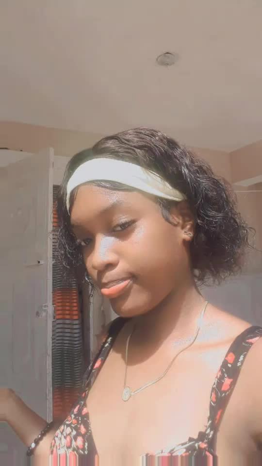 @Poup&eacute;e💕🌷 Dora 🐝