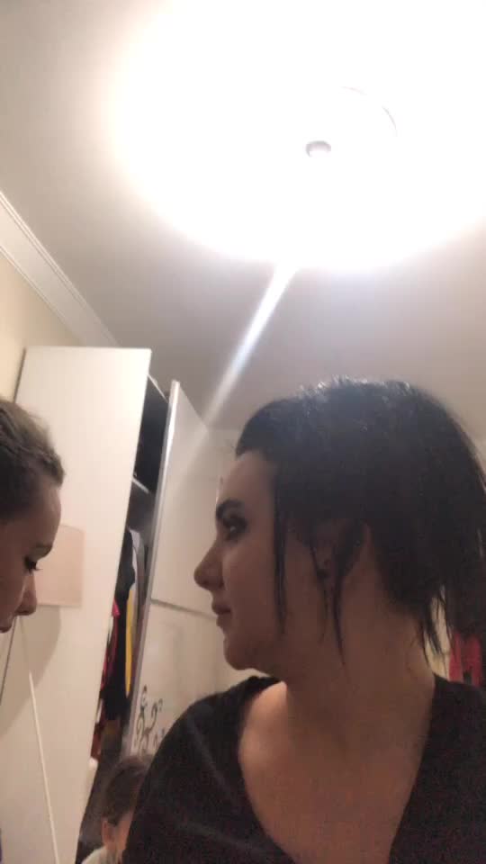 @Derenimom
