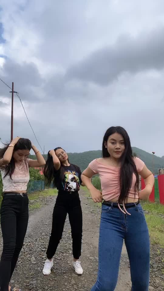 @&bull;K H U C Y&bull;