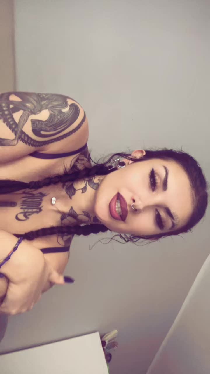 @lalylalia