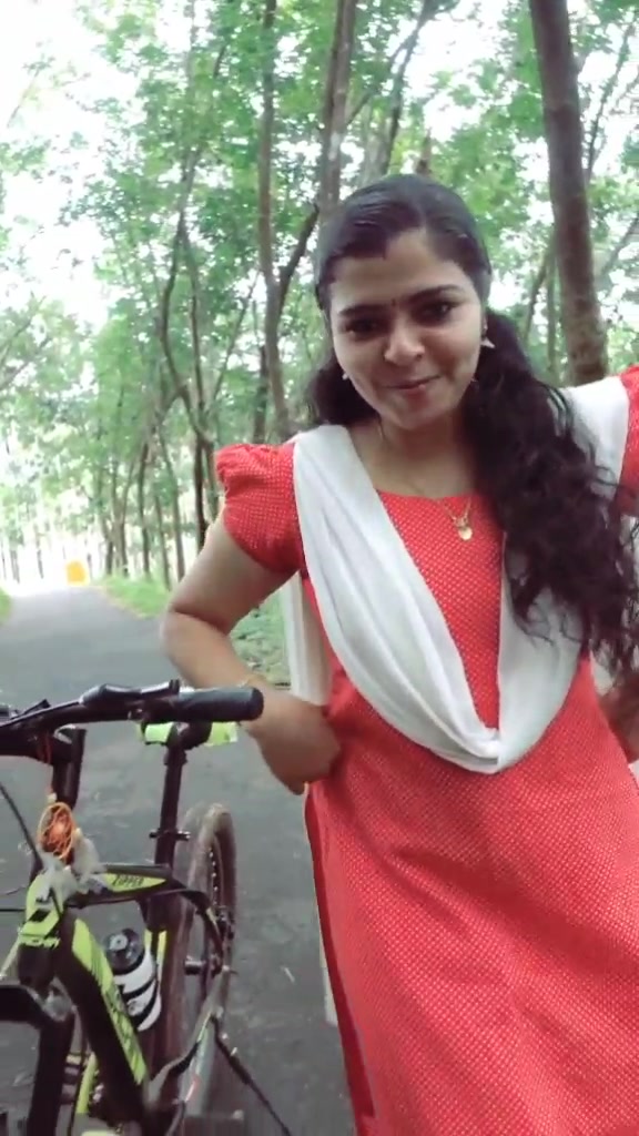 @Thumbi ponnu😘😘
