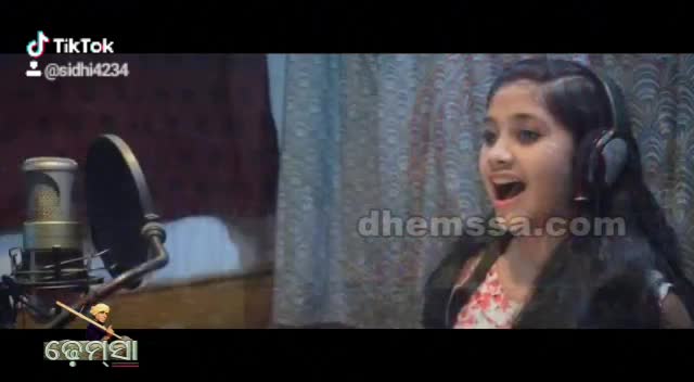 @sidhi😍
