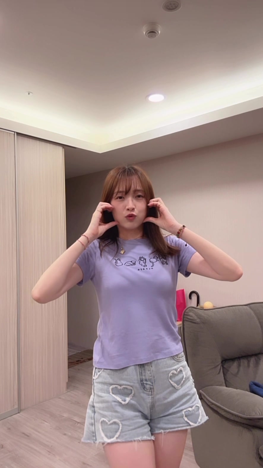 @이이伊伊yiyi