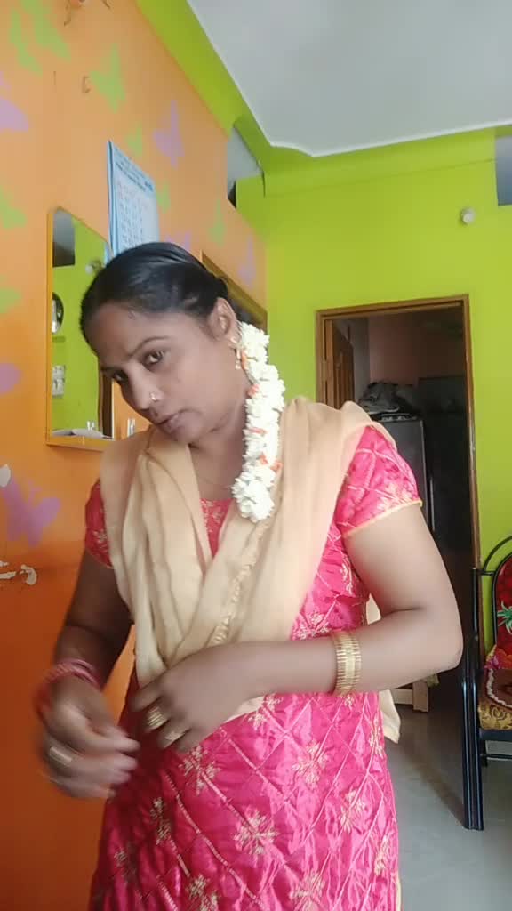 @vallishaheena