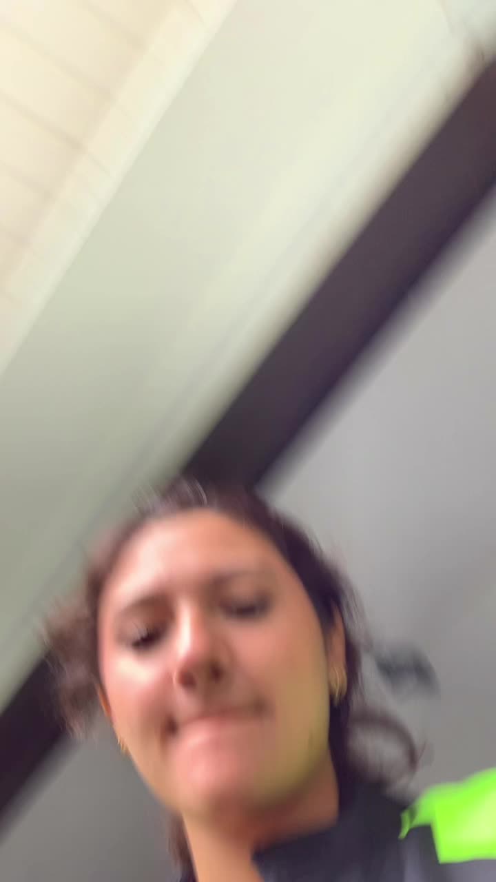 @Ava