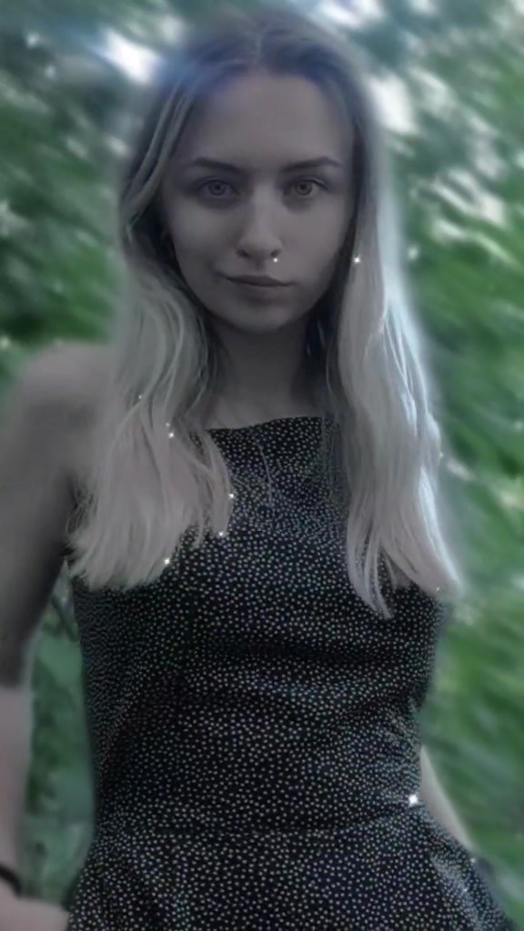 @_Lana_Li_22