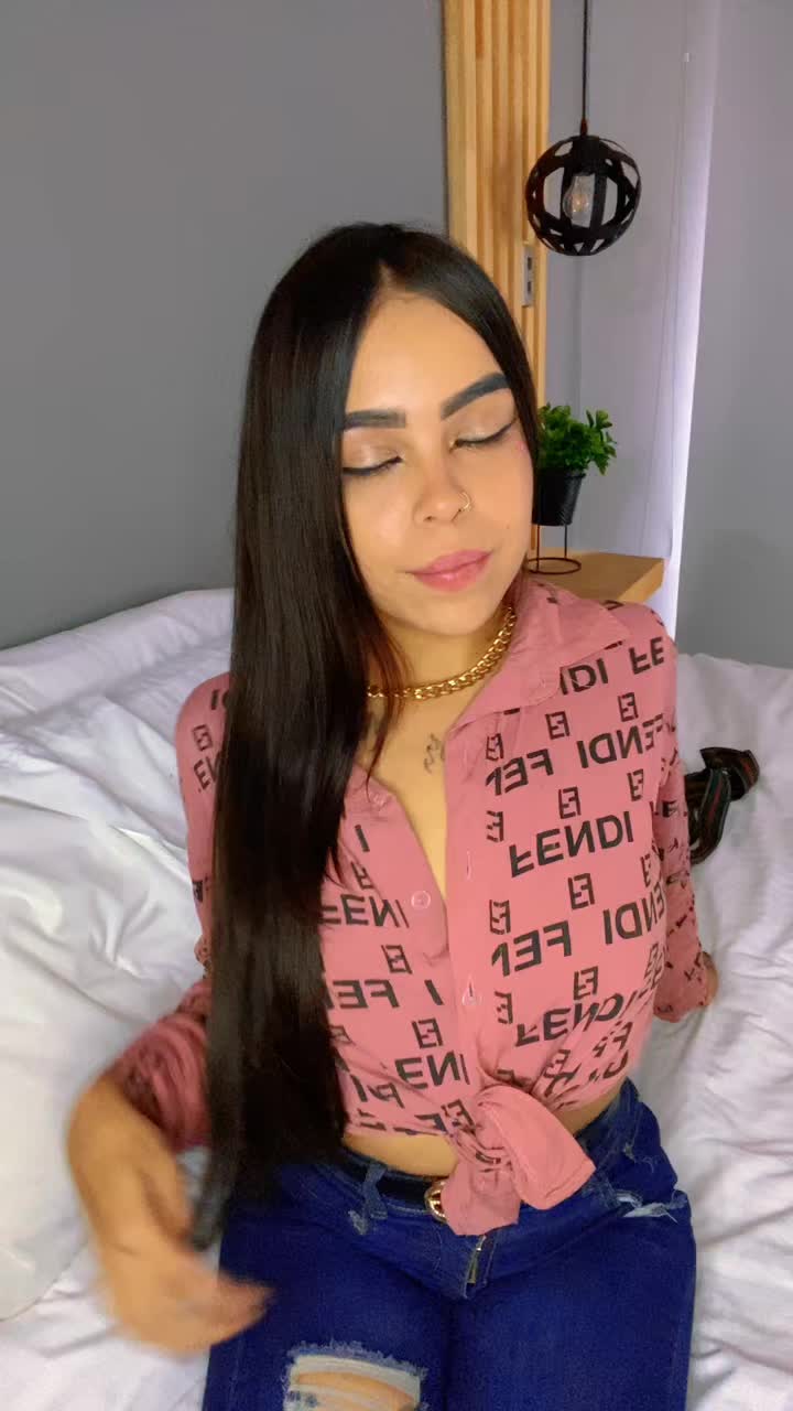 @ninasuarez.69