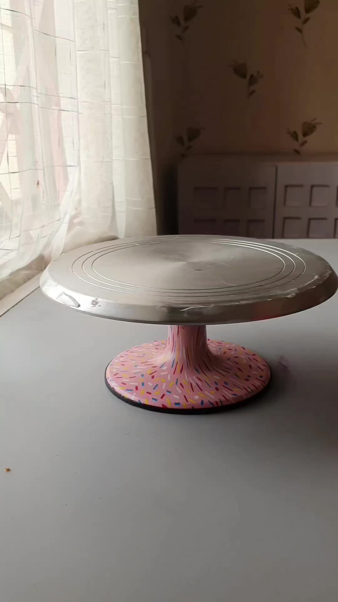 @luciouscakes_nmore
