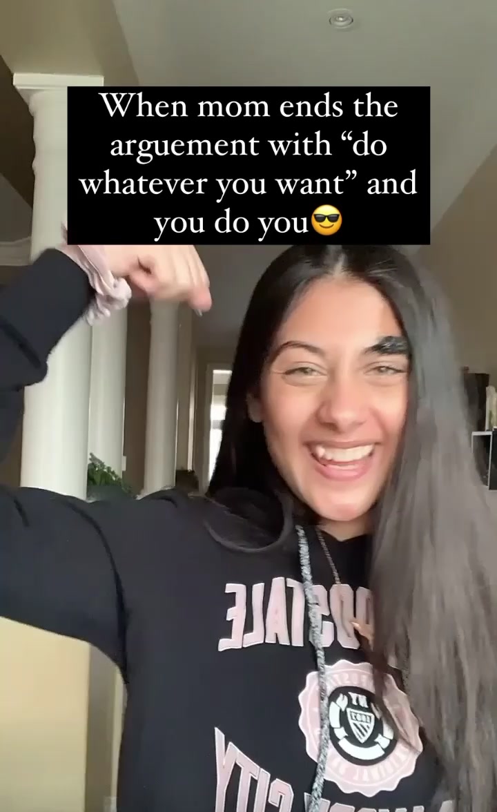 @KAVYAA🖤