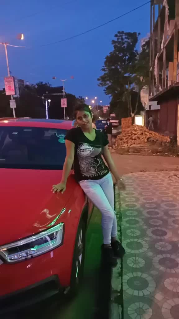 @Queen 👸ťàńú