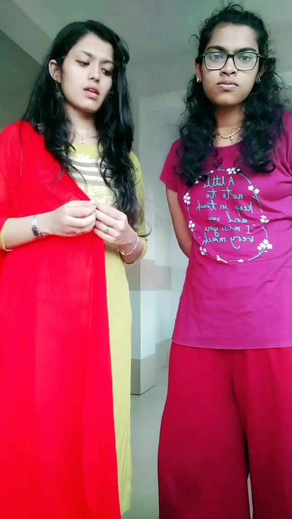 @Mahii👑
