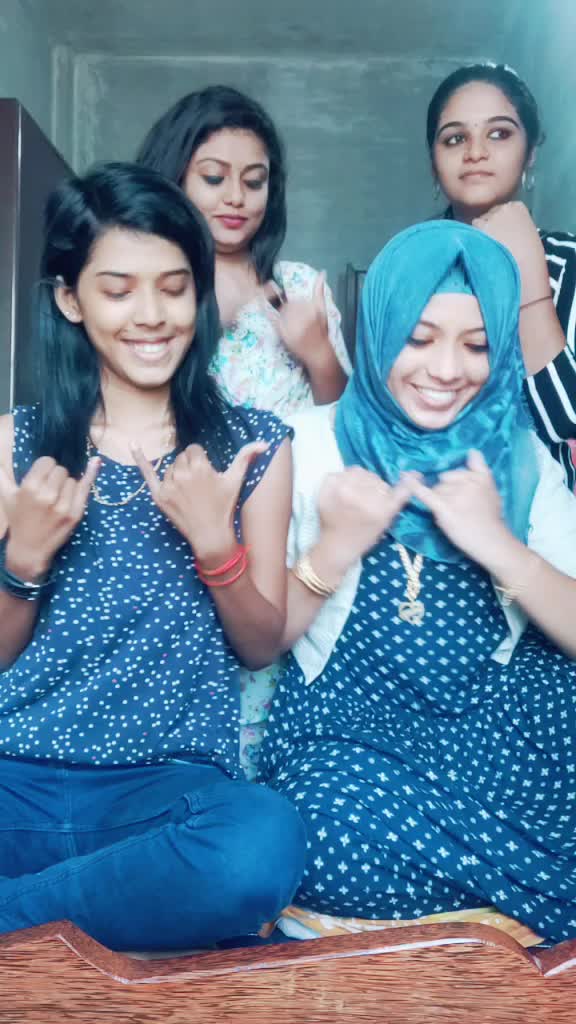 @Minnu👭Anjuu