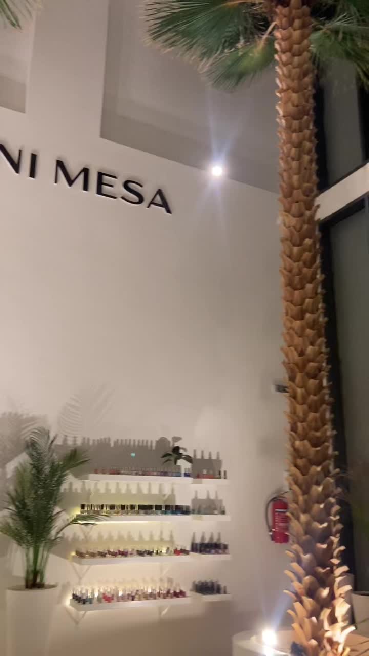 @Bella