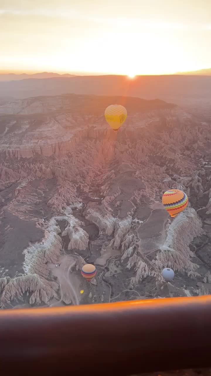 @&Ouml;zg&uuml;r akar