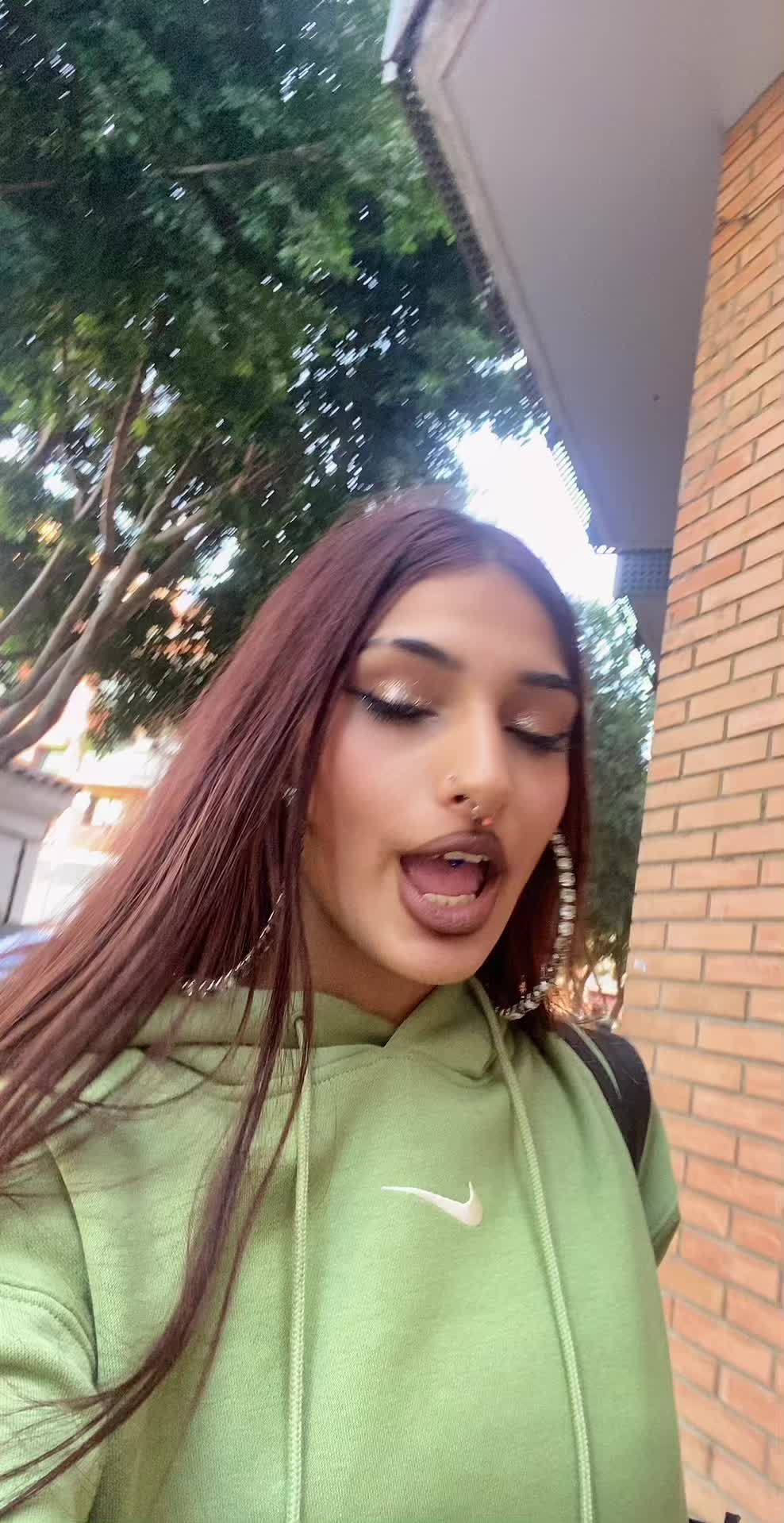 @Laruizzzzzz