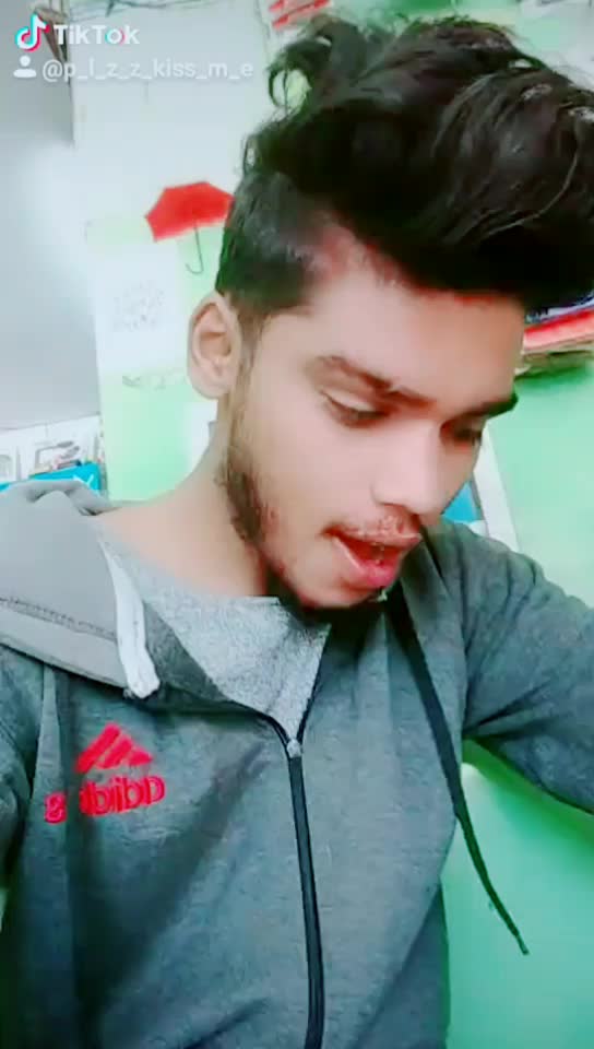 @p_l_z_z_kiss_m_e