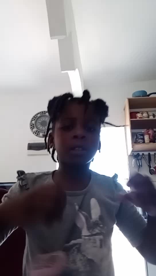 @danieshya