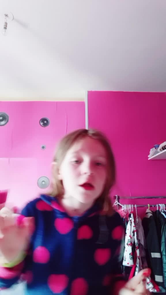 @elyanne