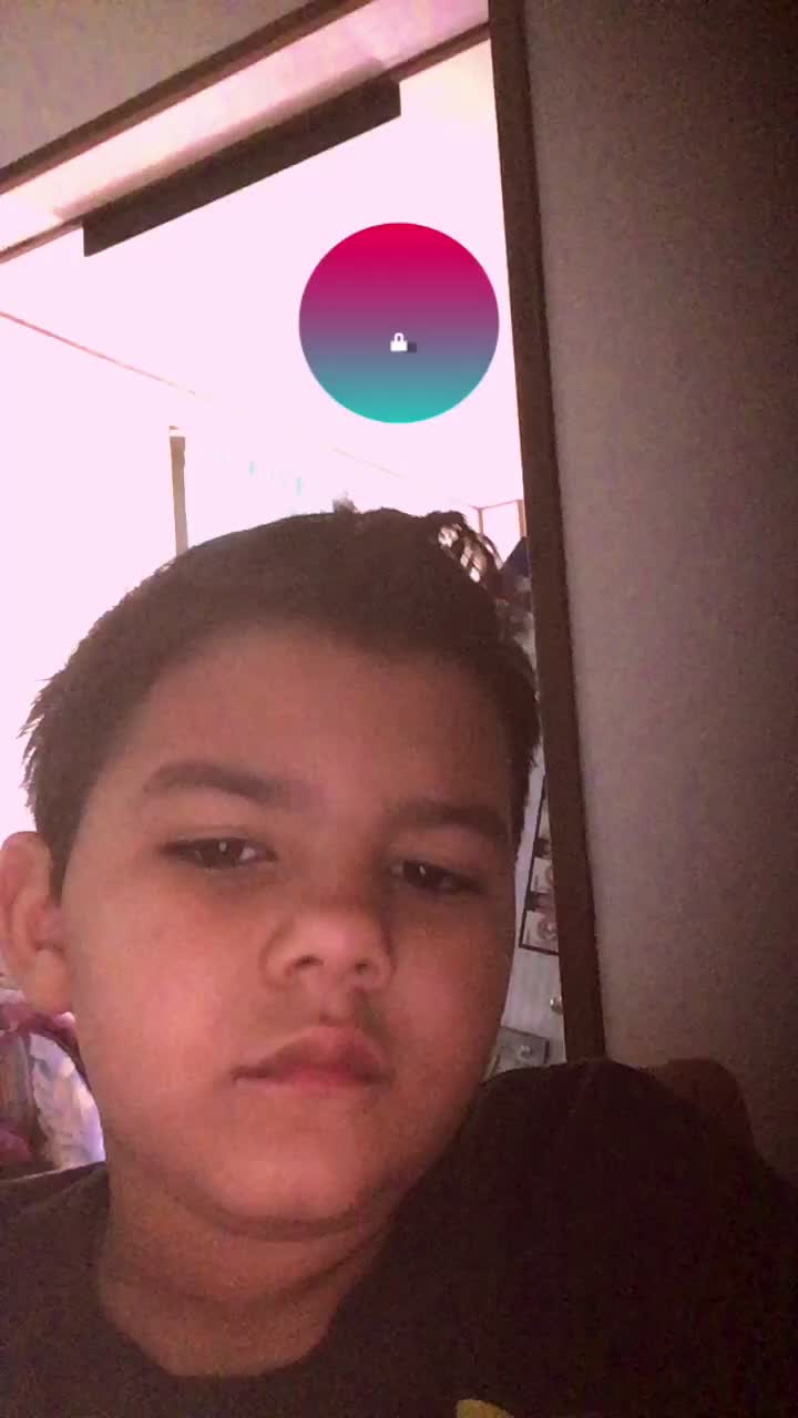 @Pls follow me🥺