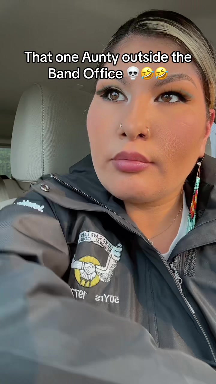 @StifflersAunty 🍁