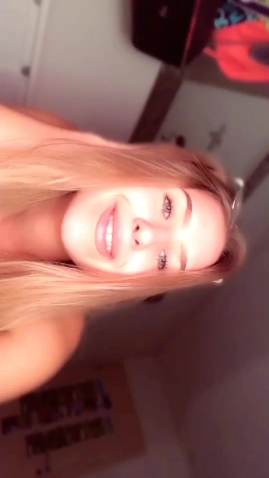 @queenofqueens🤩