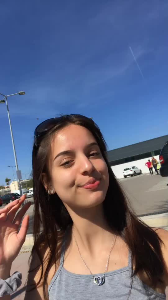 @Adriana 💗