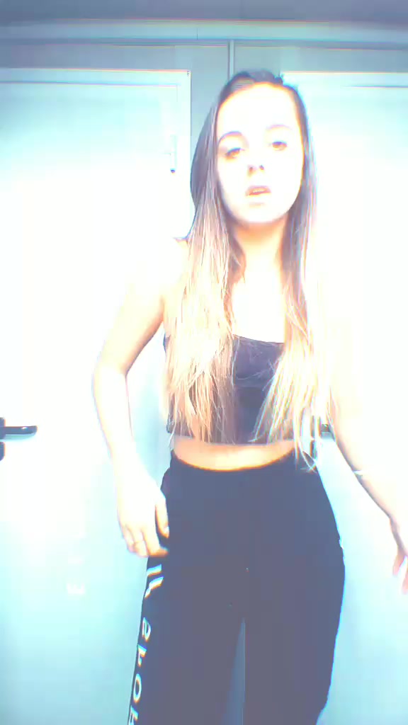 @Rebecca_official03