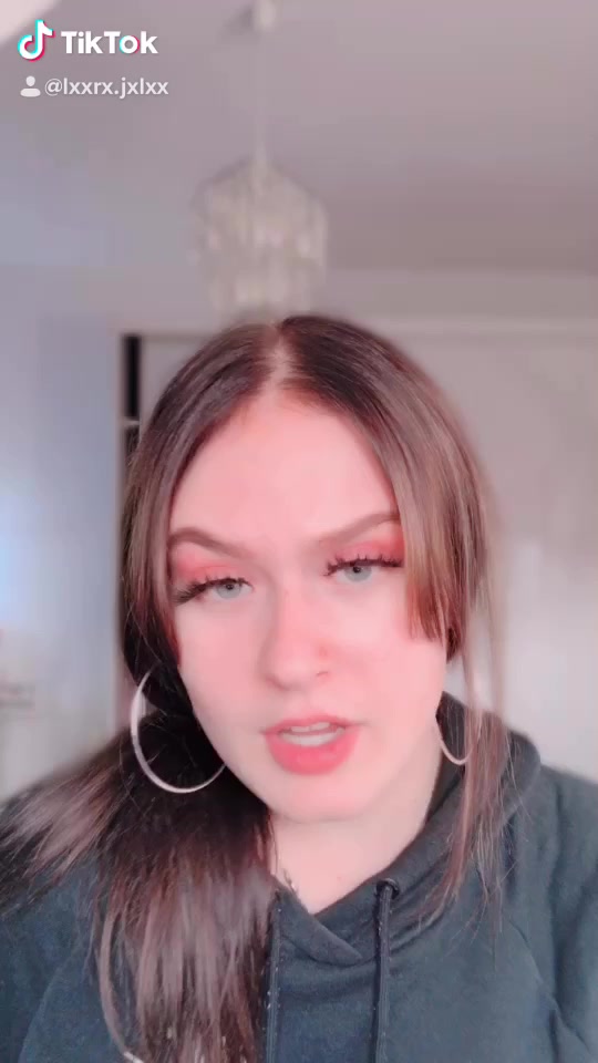 @Laura Jolie