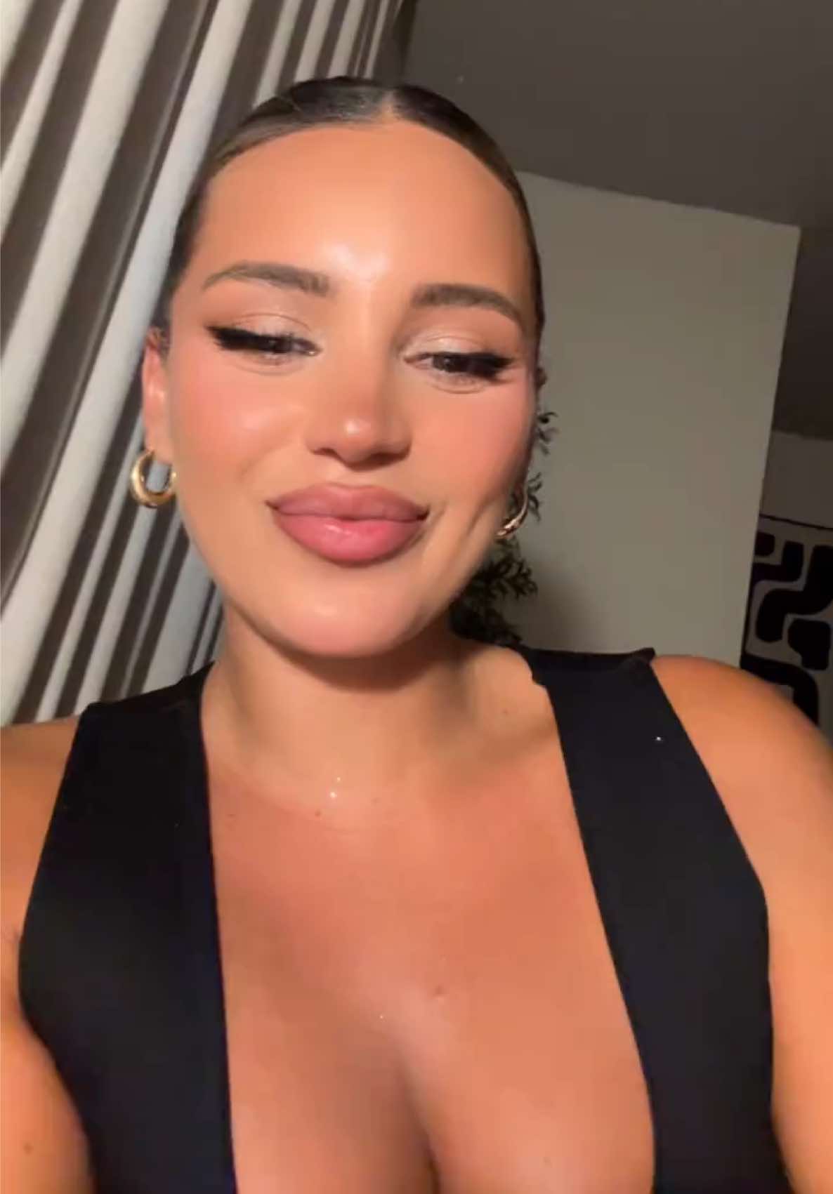 @VAL MERCADO