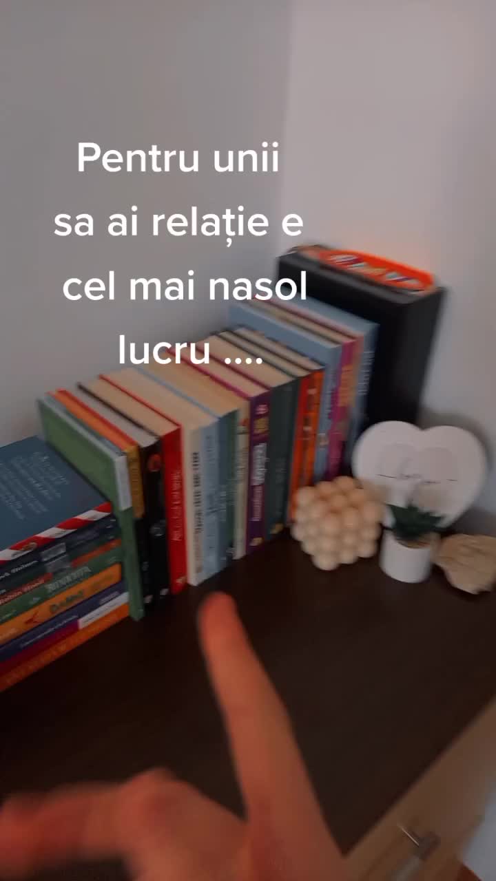 @Sky_cea_cu_cărții