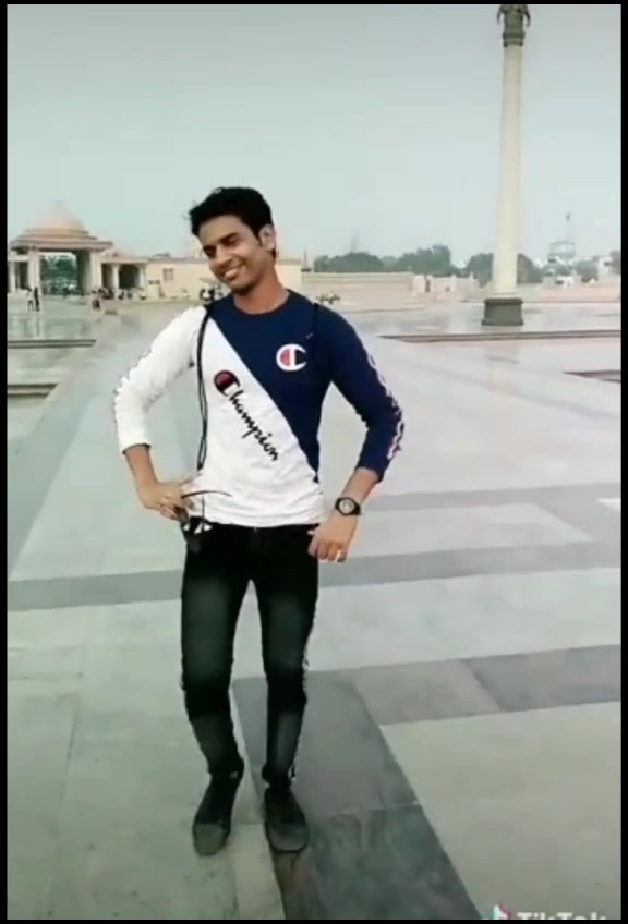 @yaaro ki yaaro👬