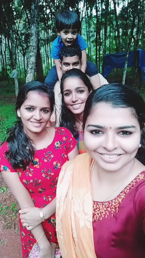 @Thumbi ponnu😘😘