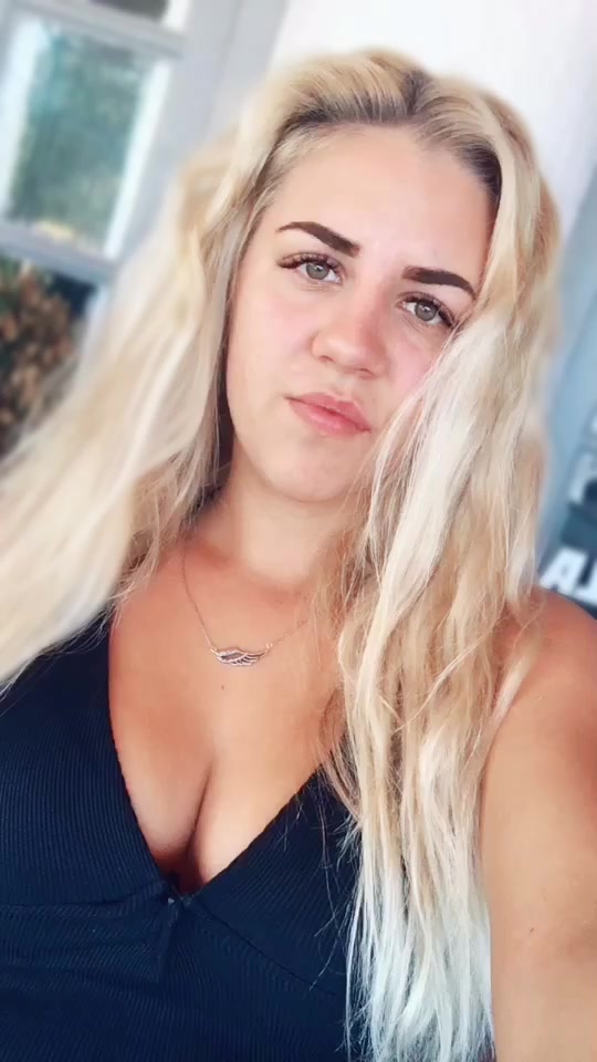 @Laura Domanyi