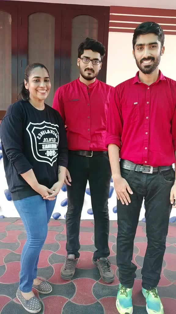 @Ammayummonum
