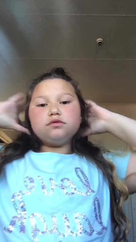 @MANIXZYO/little sis