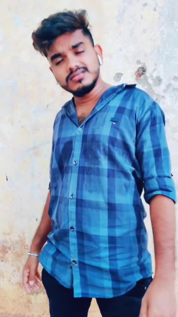 @RAJA KODURU♥️🖤😎