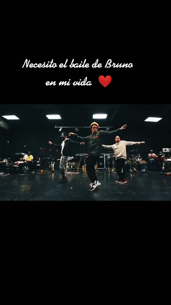 @Nicole Cárdenas 💛 🐷