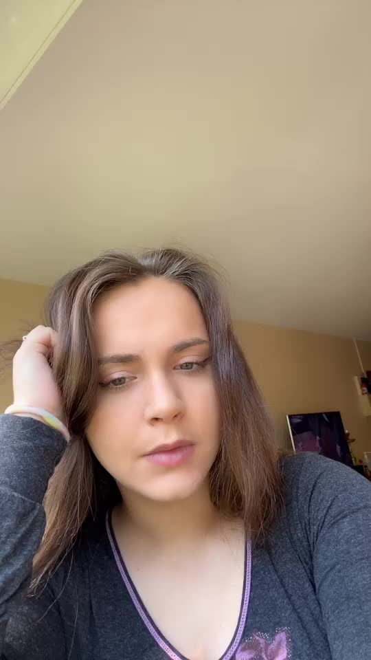 @Angélina