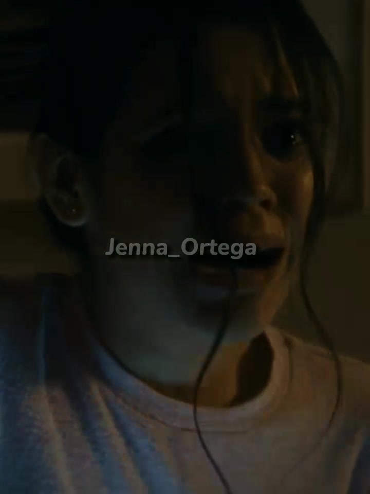 @Jenna_Ortega