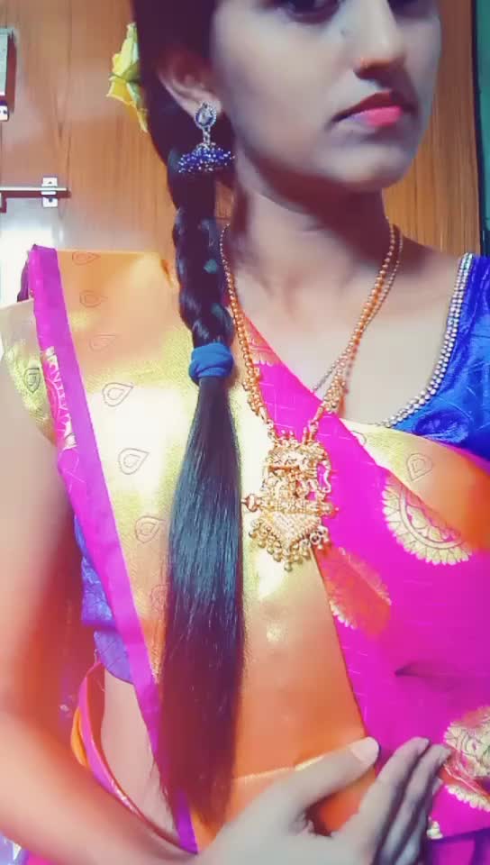 @👑PRIYA💜
