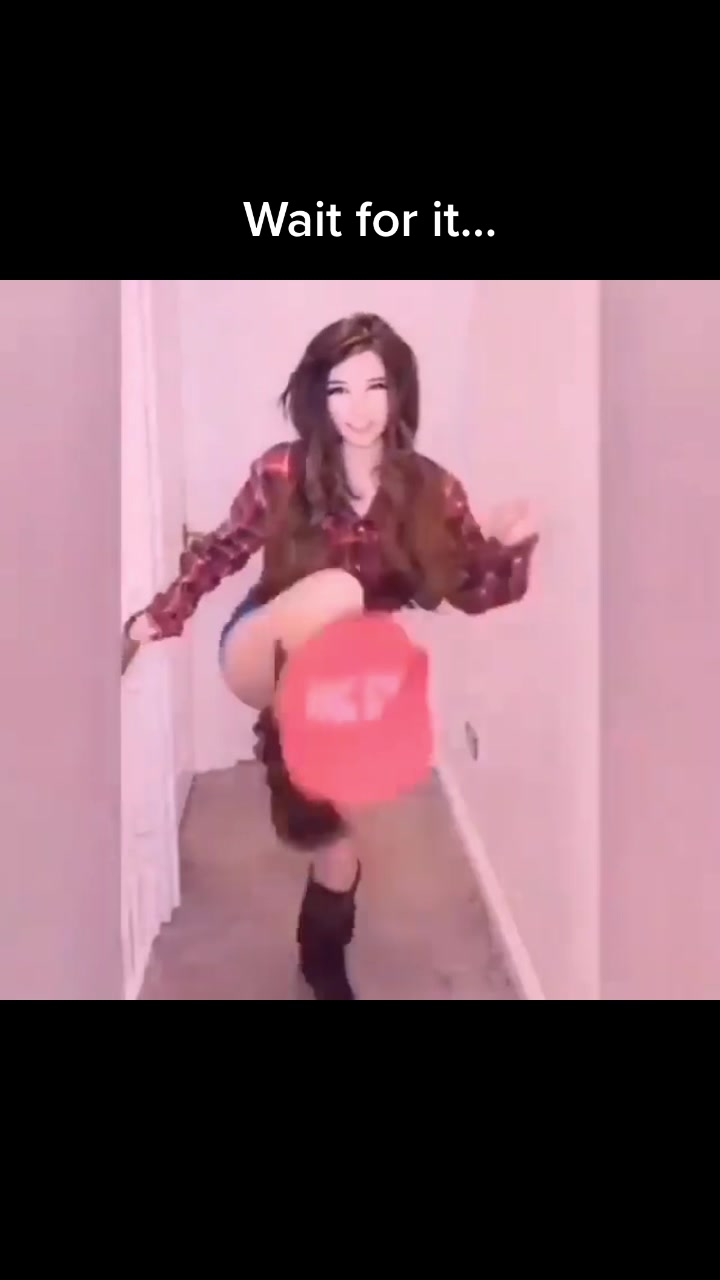 @Belle Delphine ๐
