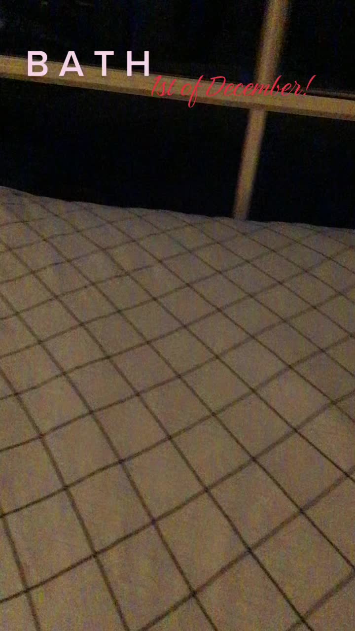 @L U C Y 🏄♀️🌷⚡️