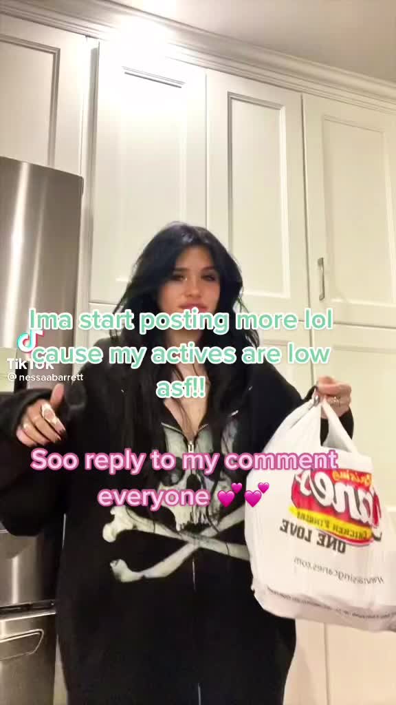 @1.1k strong 💕