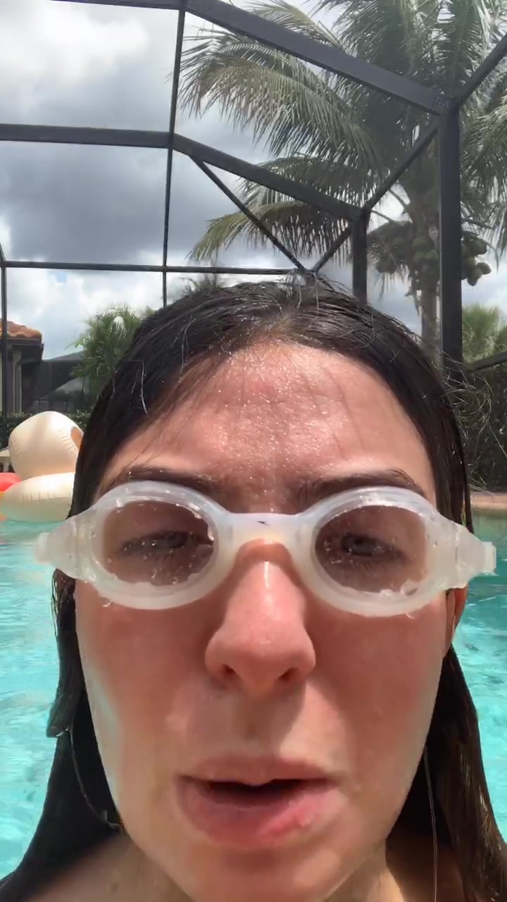 @Mollz