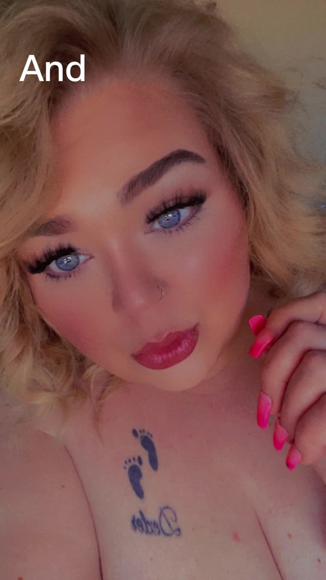 @Lucie_Janee24