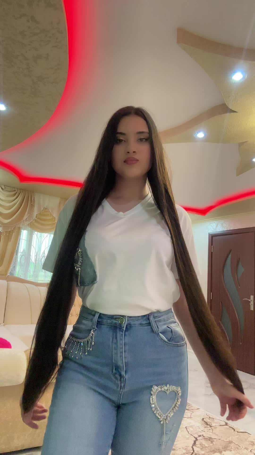 @𝓛𝓾𝓫𝓸𝓶𝓲𝓻𝓪